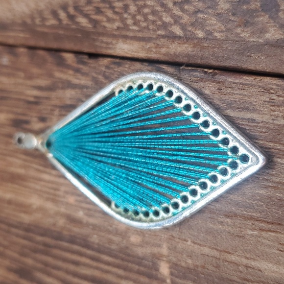 Threaded blue swan harp pendant - Picture 2 of 2